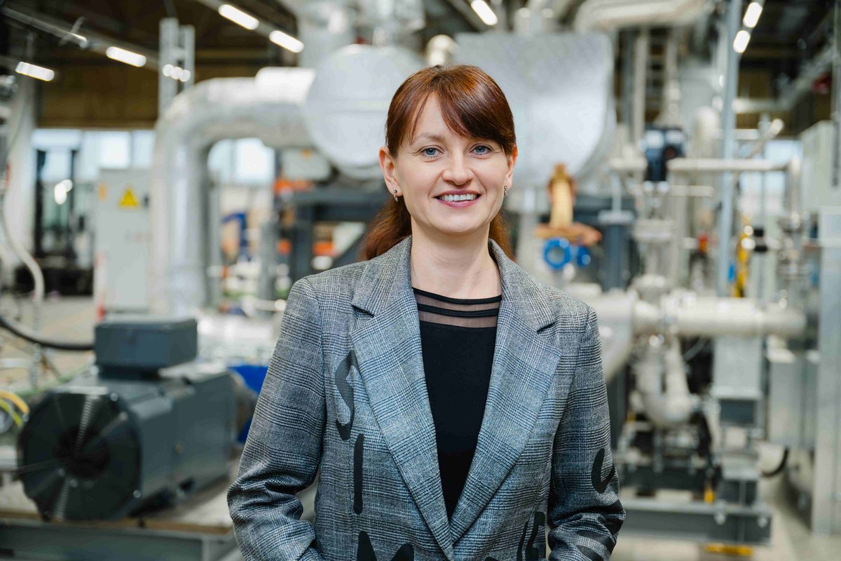 Porträtfoto der Referentin der aktuellen Vorlesung der Schüleruni der BTU Cottbus-Senftenberg Dr. Helen Müller vom Deutschen Zentrum für Luft- und Raumfahrt.