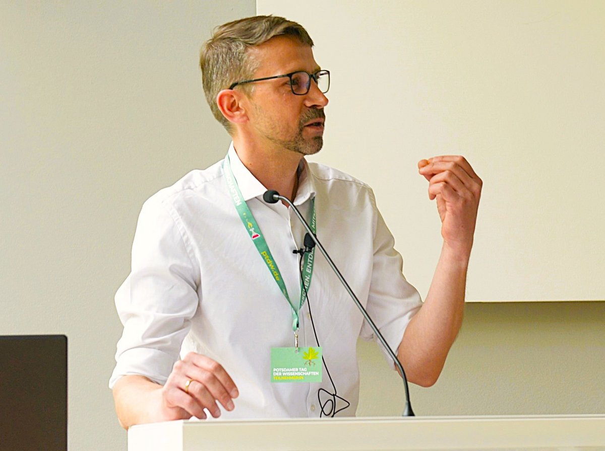 Der Referent der aktuellen Schüleruni-Veranstaltung – Diplomgesangspädagoge und Kirchenmusiker Johannes Kaufhold. Foto: BTU, Ralf-Peter Witzmann