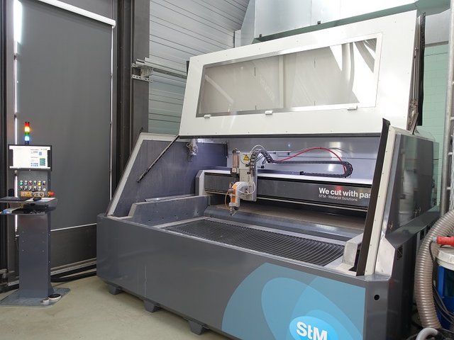 Waterjet cutting system STM 1020 Cube with open full enclosure