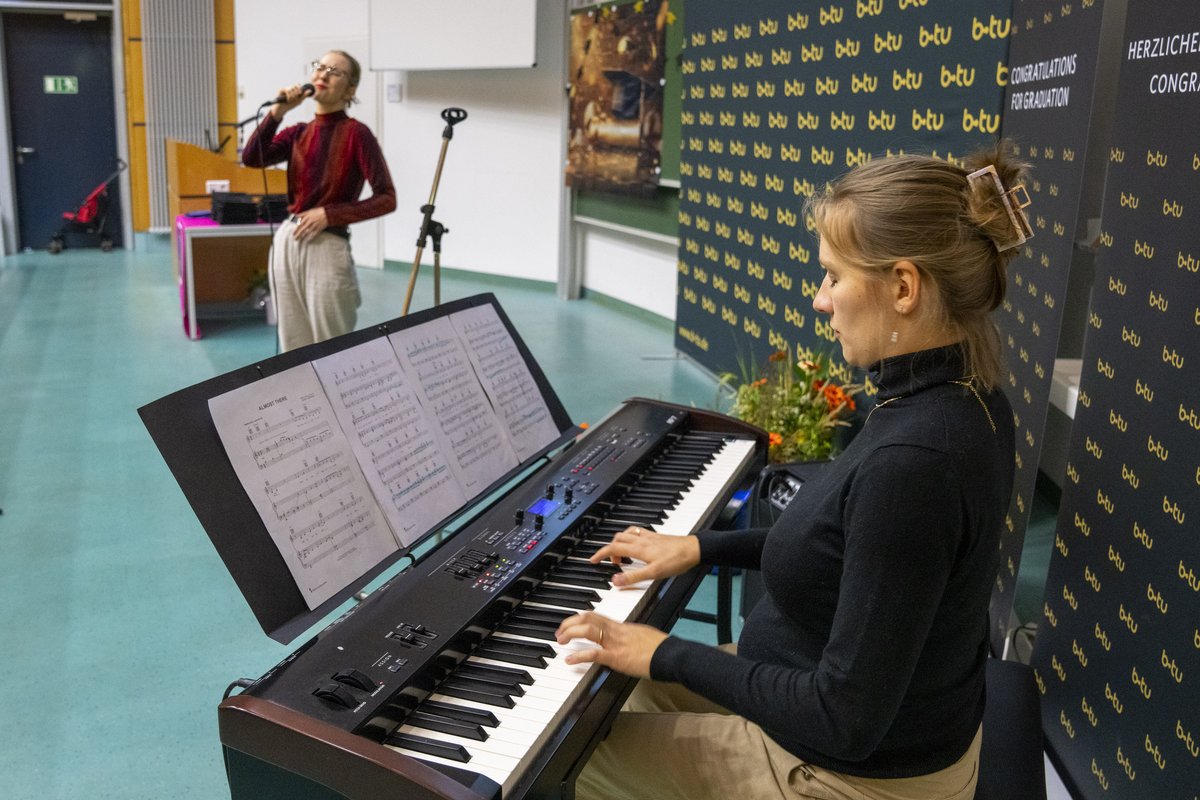 Musik von Jude Saller und Deanna Wirth