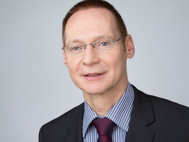 Porträtfoto von Dr. Albrecht Sommer. Quelle: Annette Koroll Fotos