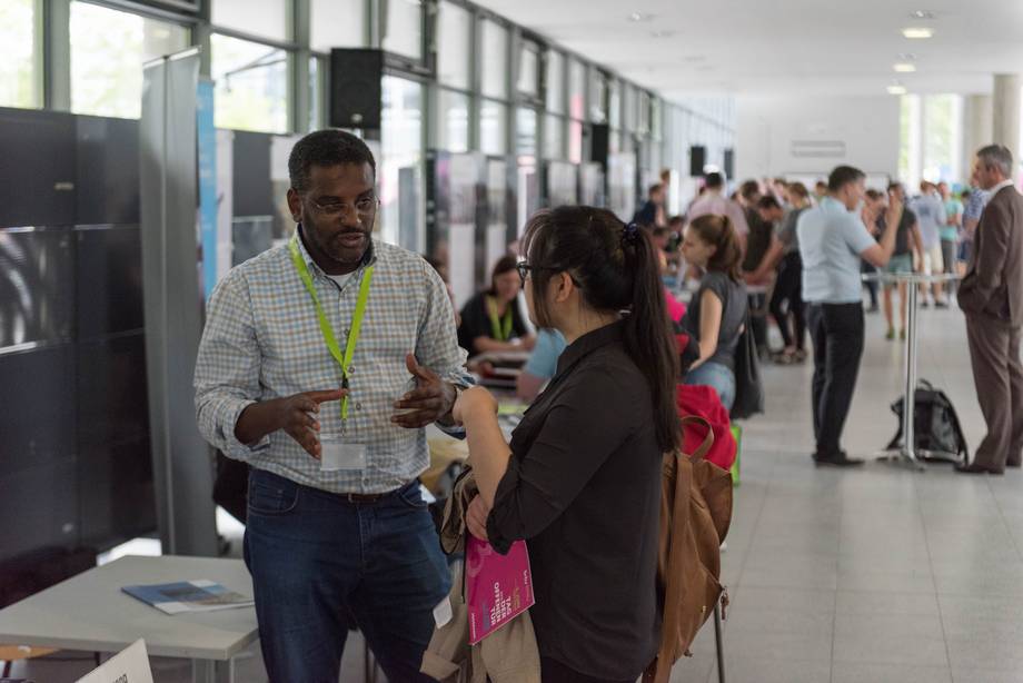 Advice at the Open Day 2016 on the central campus a BTU International Relations Office employee advises visitors during the open day