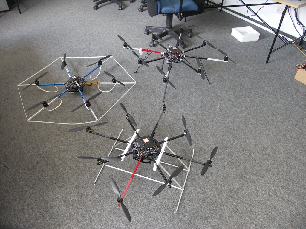 Drei Drohnen