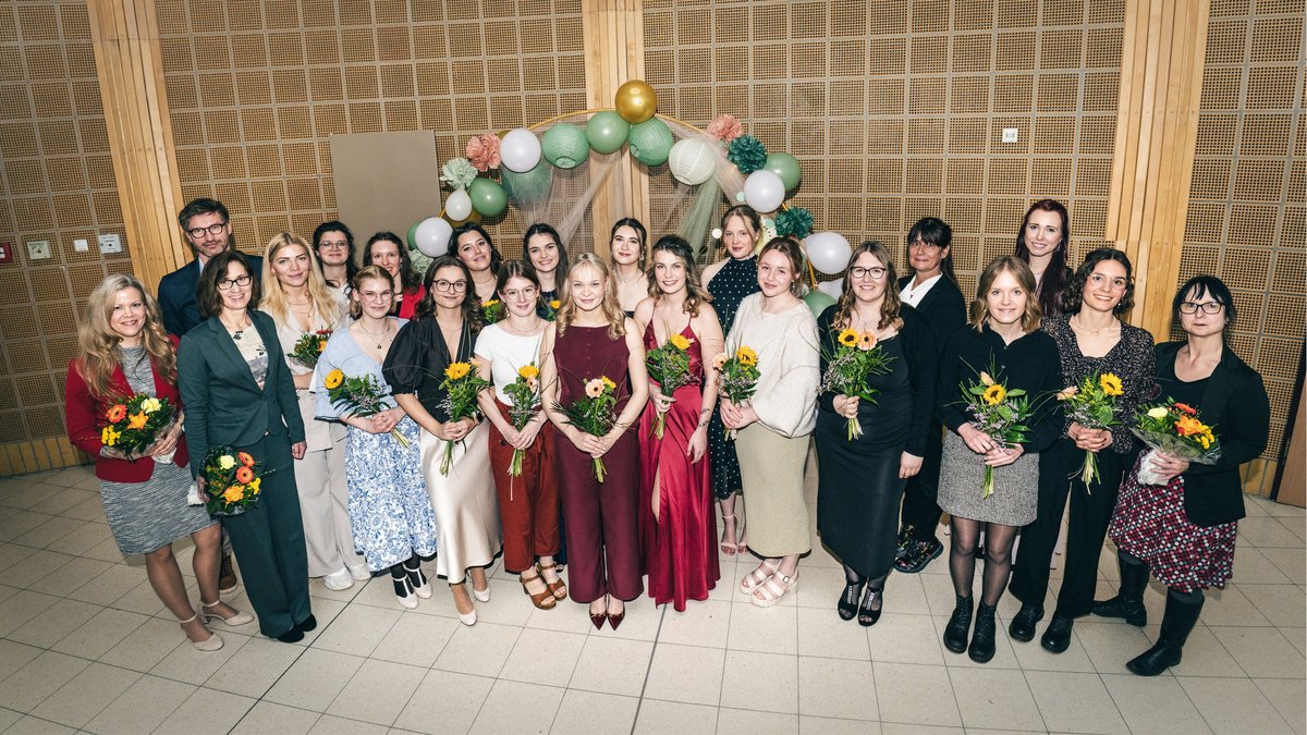 Gruppenbild im Foyer