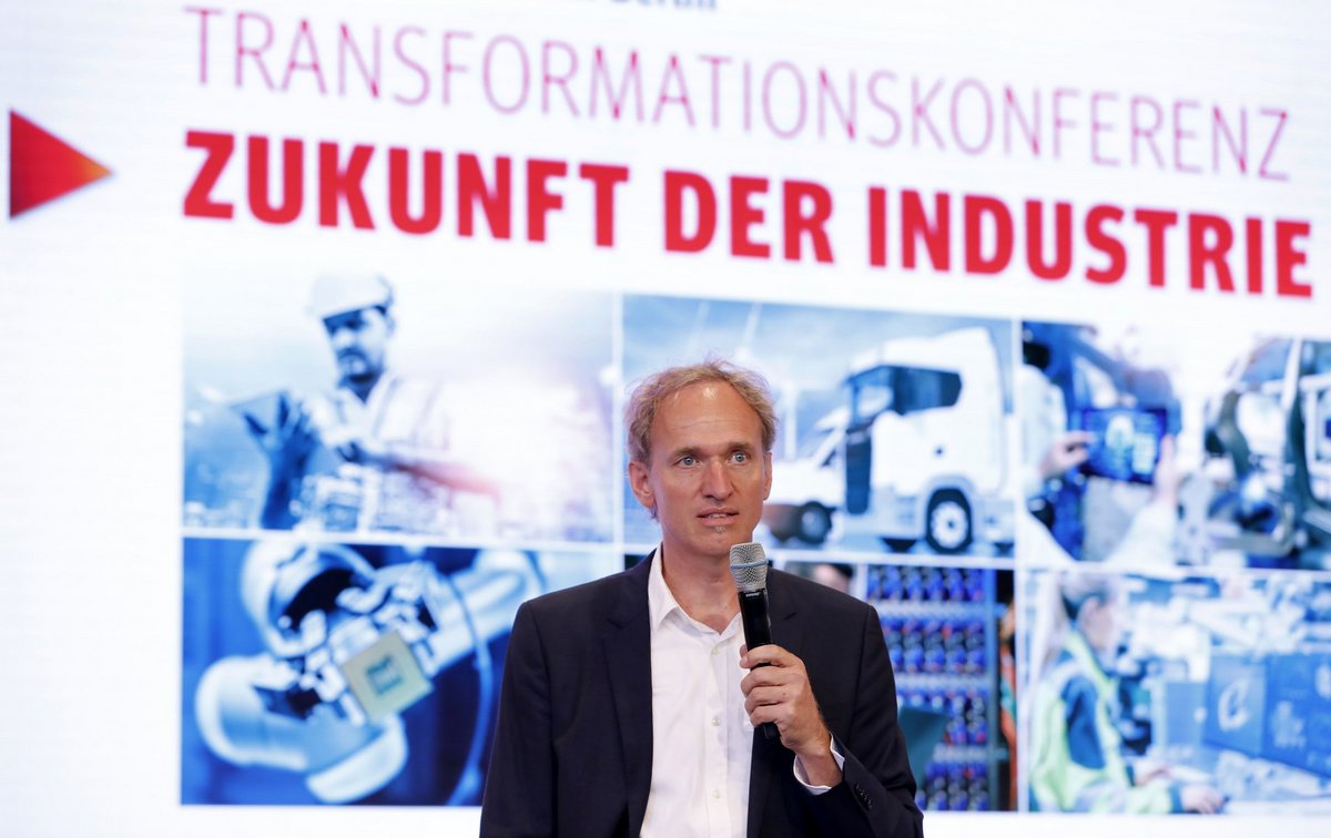 Professor Hirschl bei IG Metall Berlin Transformationskonferenz