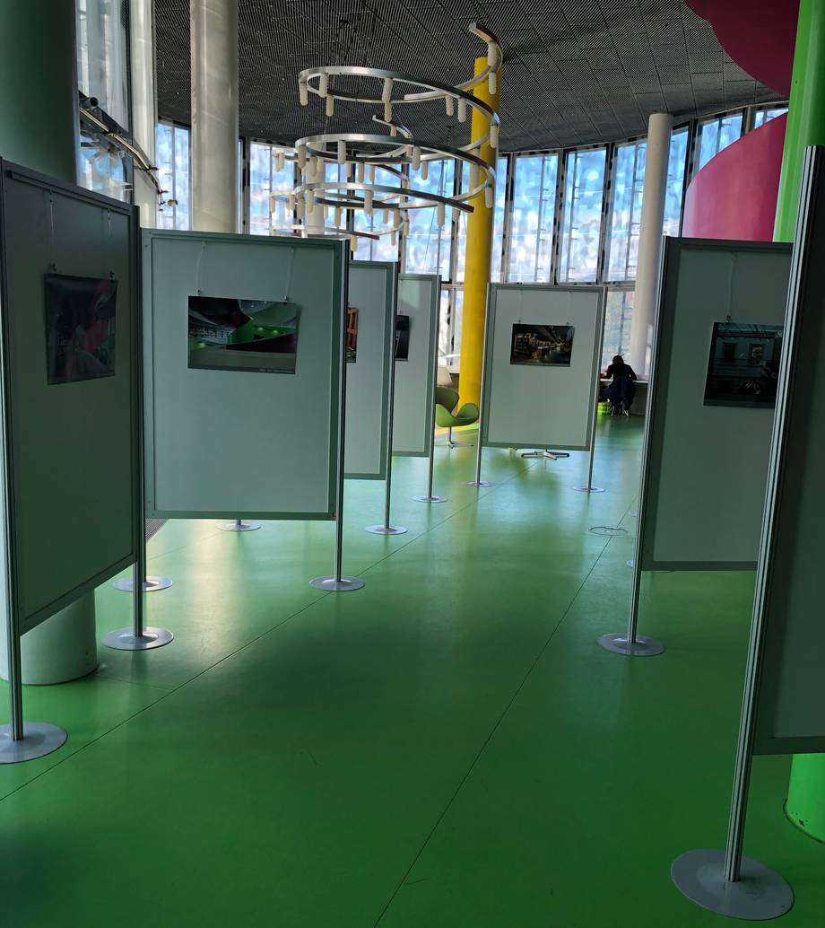 Ausstellung "Bibliothek im Wandel der Zeit"; hier mit Fotografien von Ulrike Wiese 15 eindruckstarke Bilder waren in einer Ausstellung von Ulrike Wiese zu sehen.