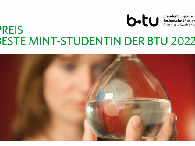 Abbildung „Preis Beste MINT-Studentin der BTU“, junge Frau blickt prüfend in ein Glasgefäß.