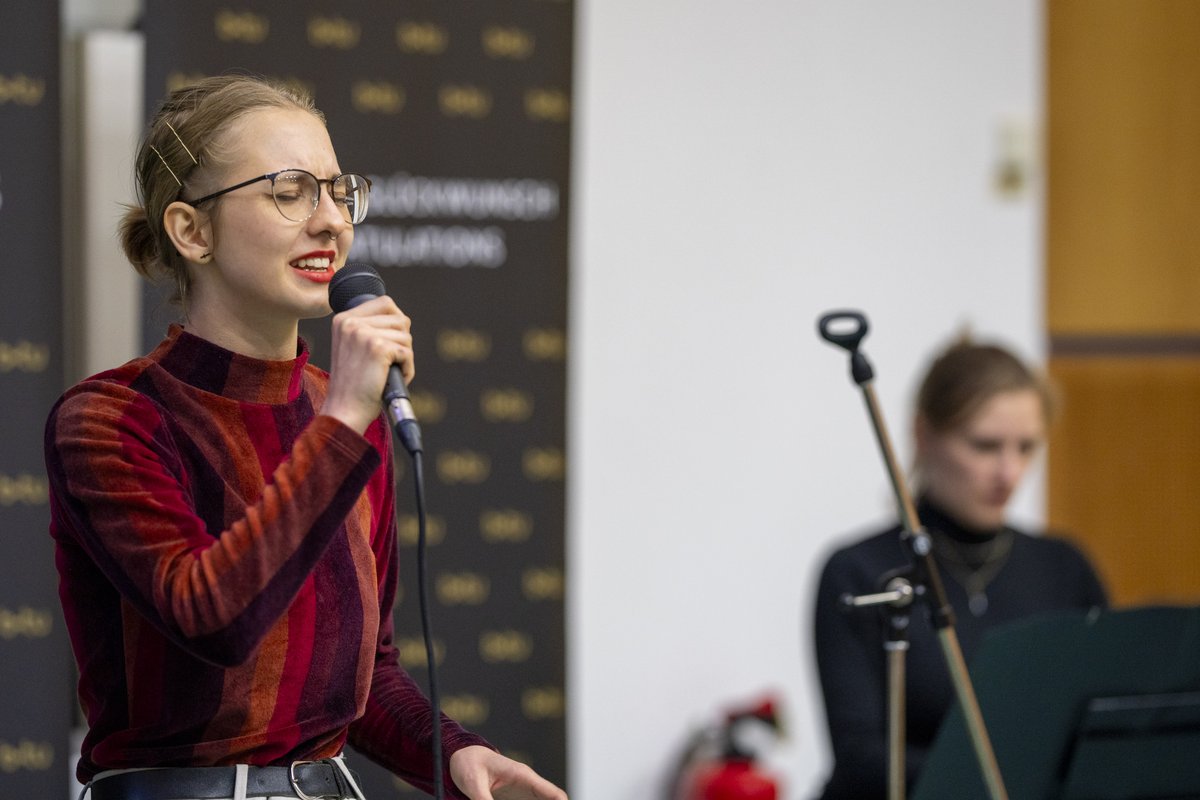 Musik von Jude Saller und Deanna Wirth