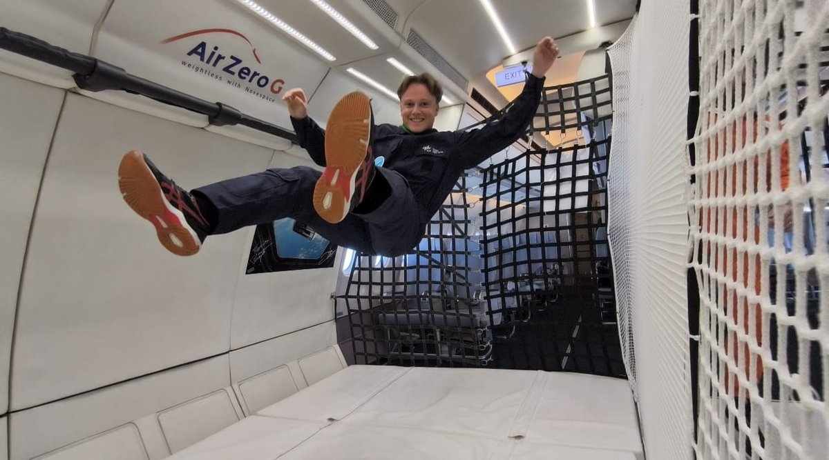 "Es fühlt sich an, als könnte man fliegen", sagt Lucas Kowal über die Schwerelosigkeit bei Parabelflügen. (Foto: privat)