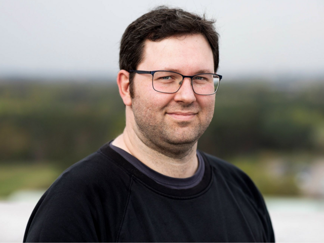 BTU alumnus Lademann can be seen in the portrait