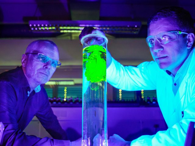 Die Referenten der aktuellen Kinderuni-Vorlesung Dr. Olaf Gutschker (li.) und Dr. Michael Kleinwächter.