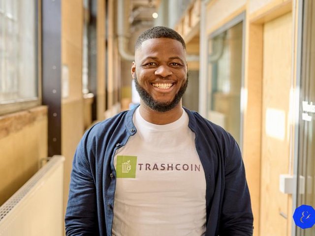BTU Master's student Nnodim Eliot Wogu (ERM) has developed "Trashcoin", an online platform that has already created more than 100 jobs in his home country of Nigeria. At the same time, it helps to solve one of the biggest problems of our time: Plastic waste.