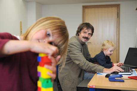 Eltern-Kind-Zimmer Familie im EKZ am Zentralcampus