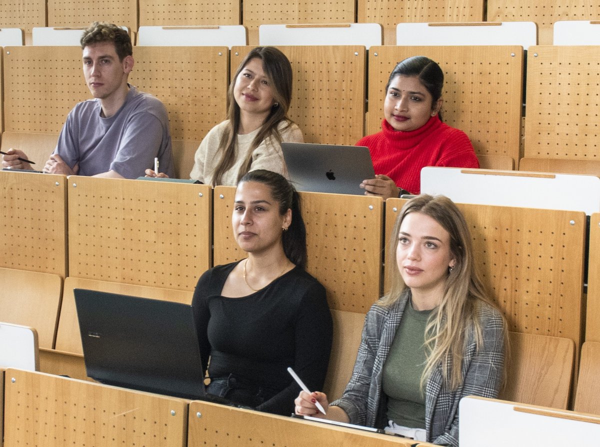 Studierende im Hörsaal