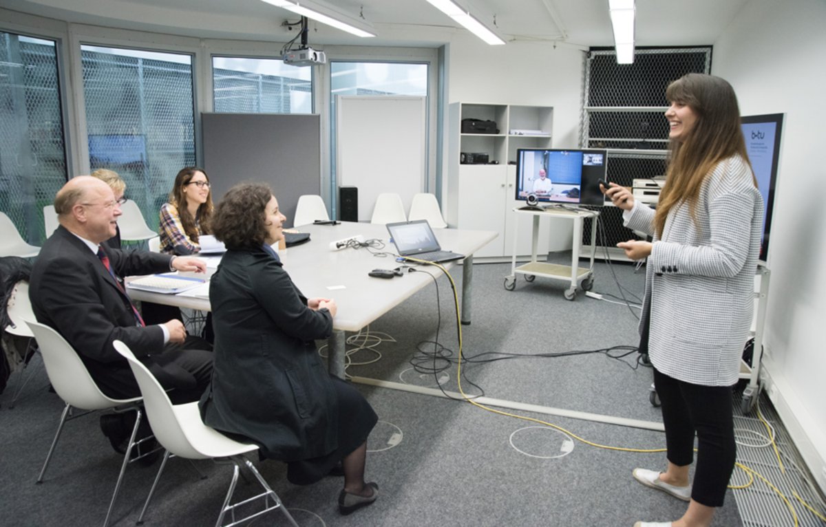 Spezielle Hinweise für BTU-Angehörige zu digitalen Medien.