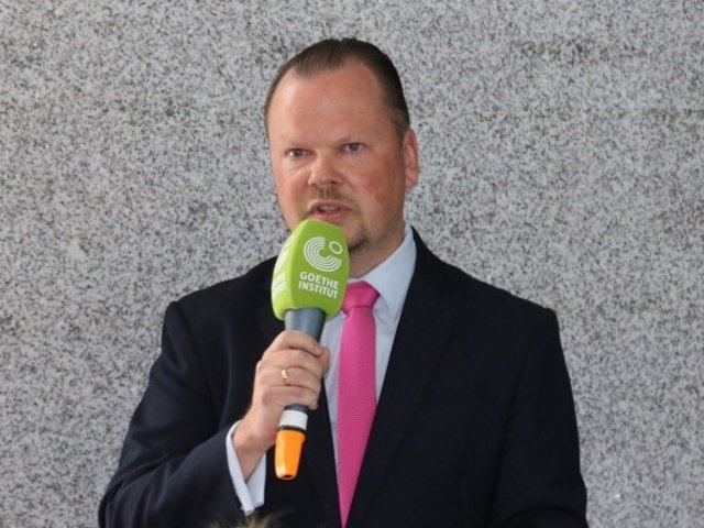 Vertetungsprofessor Dr. phil. habil. Michael Szurawitzki.