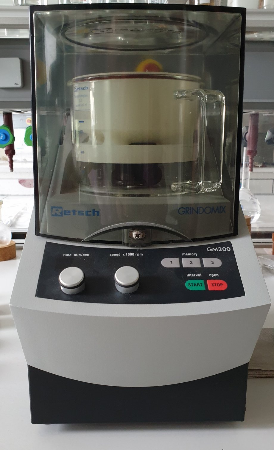 Messermühle Retsch Grindomix GM200 aus dem Jahre 2005