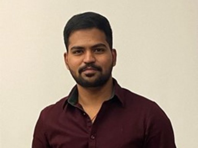 Portraitfoto von BTU Alumnus Muthu