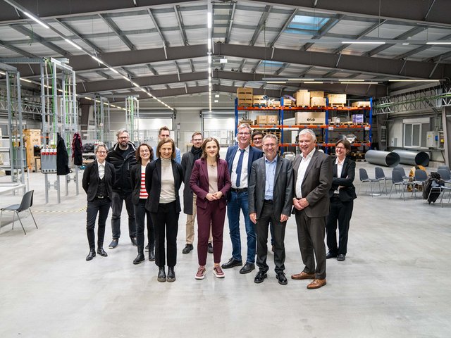 Gruppenbild in Halle 4