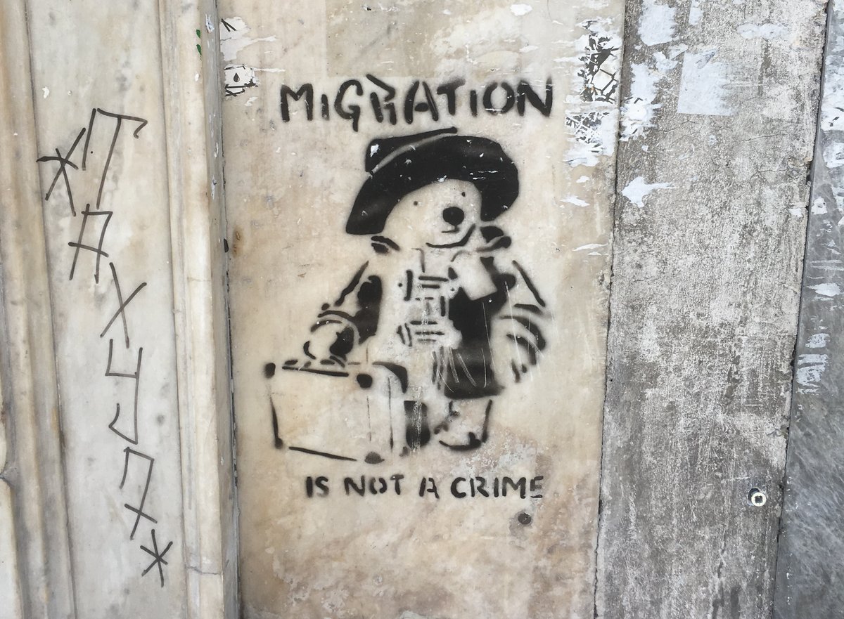 Streetart mit Schriftzug: Migration is not a crime