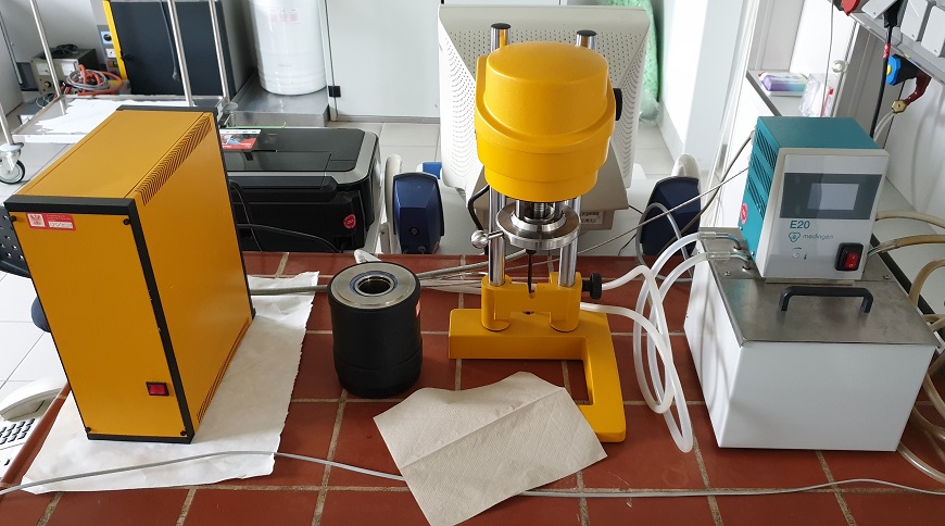 Rotationsrheometer Rheotest RN auf Labortisch