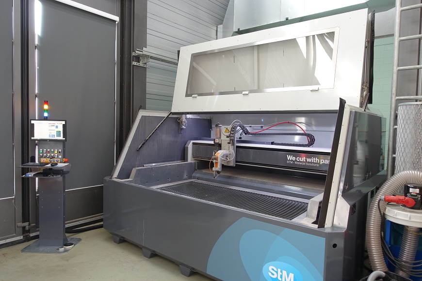 Waterjet cutting system STM 1020 Cube with open full enclosure