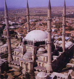Quelle: NECIPOGLU 2005, S. 241, Sami Güner/ Sami Pekşirin