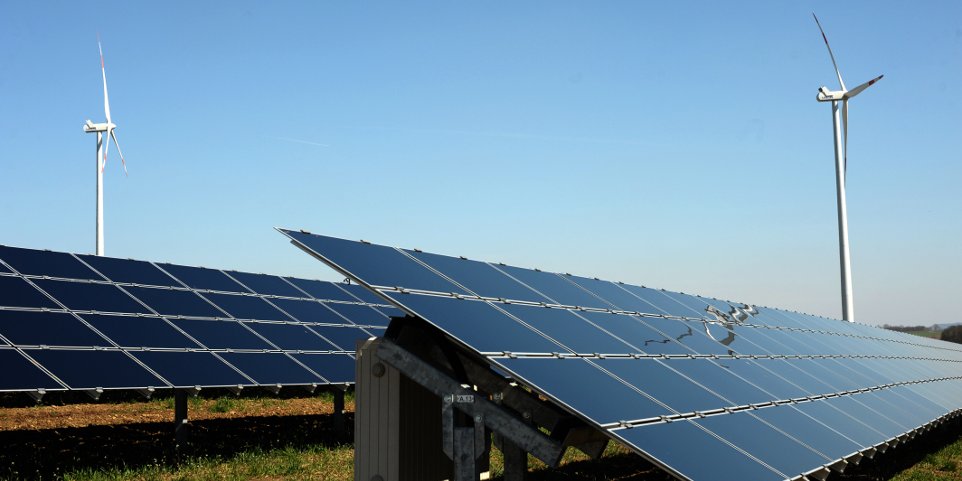 BTU Degree Energy Technology and Energy Economics (M. Sc. ) Übersetzen Solar panels and wind turbines