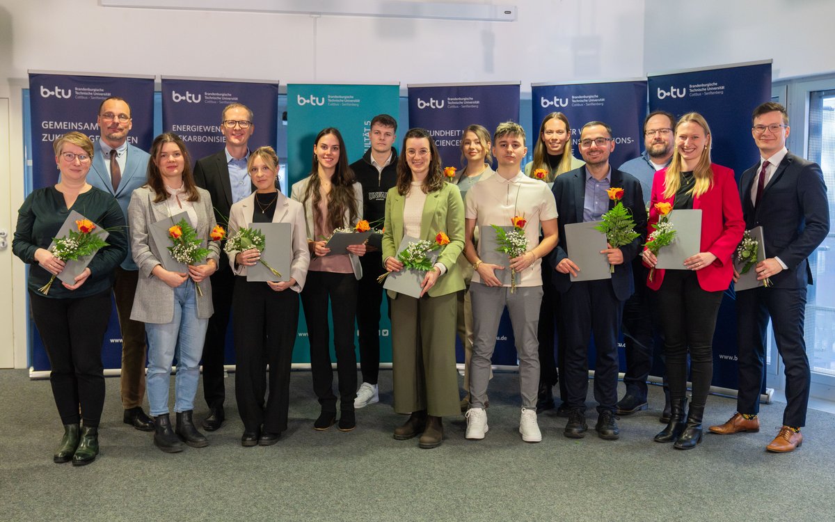 Gruppenbild im Rahmen der Veranstaltung