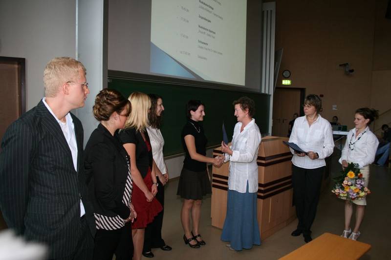 Ceremonial presentation of the graduation certificates