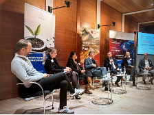 Podiumsdiskusion auf der Bühne