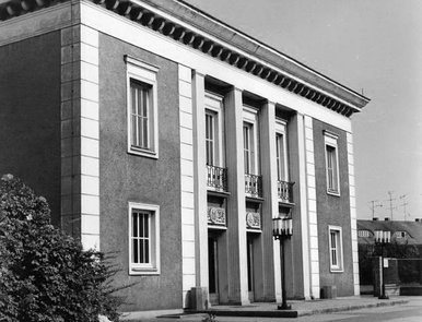 Alte Aula von 1985, heute Standortbibliothek Senftenberg