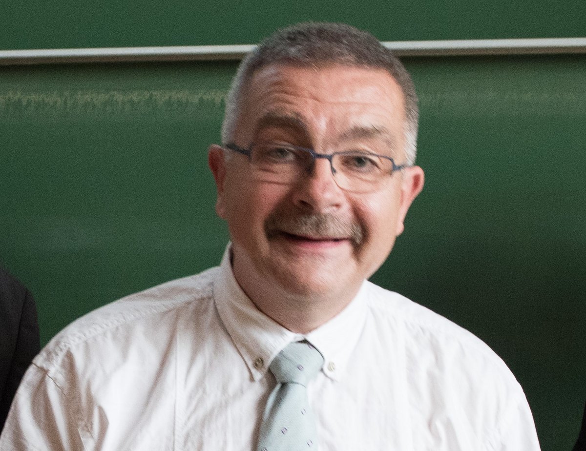 Porträtfoto von Prof. Dr. Erhard Stein.