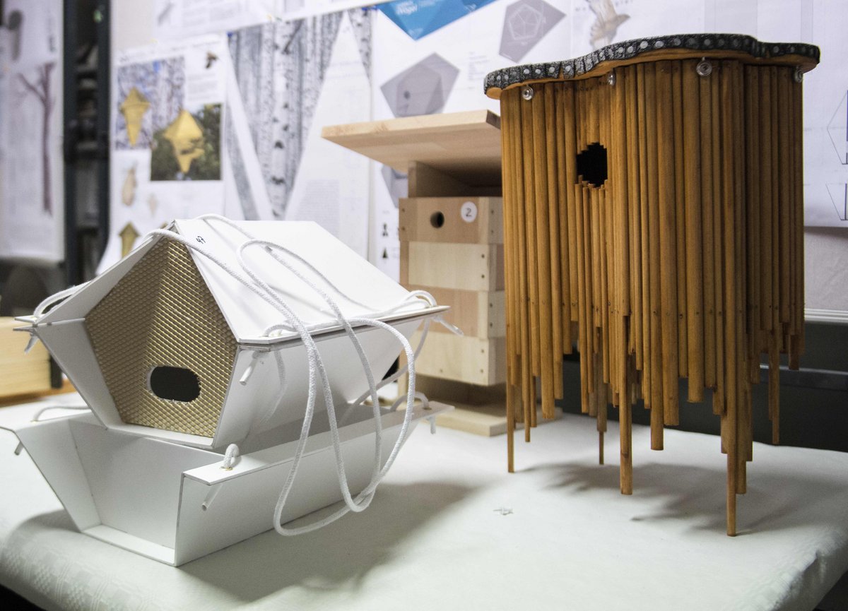 Vogelhäuser in unterschiedlichem Design