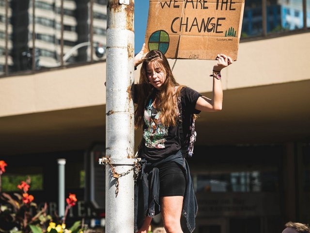 Poster zur Veranstaltung (Foto: Lewis Parsons/ Unsplash) BTU for Future - Nachhaltige Entwicklung im Fokus einer neuen öffentlichen Ringvorlesung an der BTU, Prof. Dr. phil. Melanie Jaeger-Erben, Technik- und Umweltsoziologie