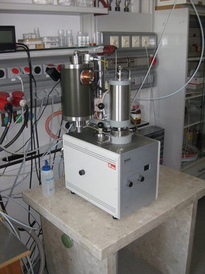 Simultan-Thermoanalyse NETZSCH 409 (bis 1700 °C, div. Atmosphären)