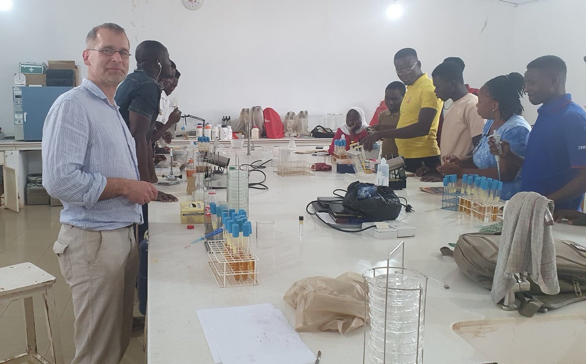 Laborpraktikum "Allgemeine Mikrobiologie" an der UTAS, Ghana