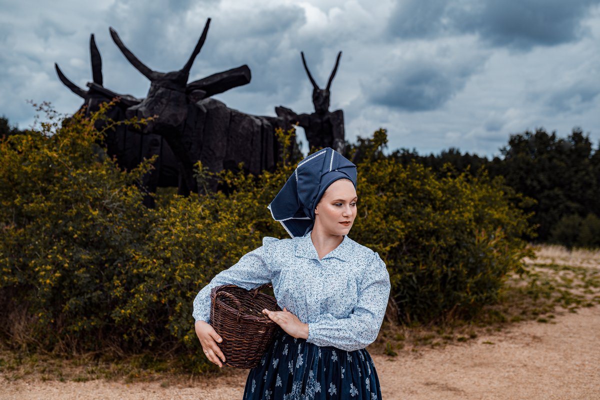 oto aus der Ausstellung „Liuba“ – Frau in Tracht. Copyright Domowina Niederlausitz Projekt gGmbH (DomPro) 