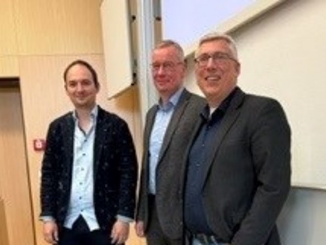 Auf dem Foto (von links nach rechts): Prof. Axel Neffe, Prof. Jörg Acker, Prof. Ruben R. Rosencrantz.