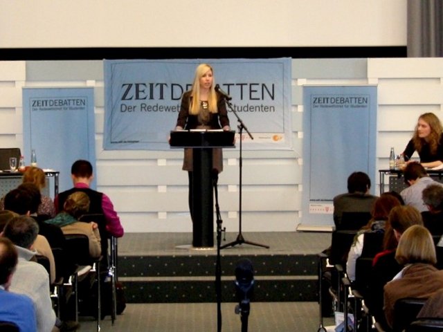 Beispiel für den Bühnenaufbau einer Debatte