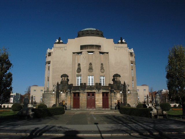 Ansicht des Staatstheaters am Schillerplatz