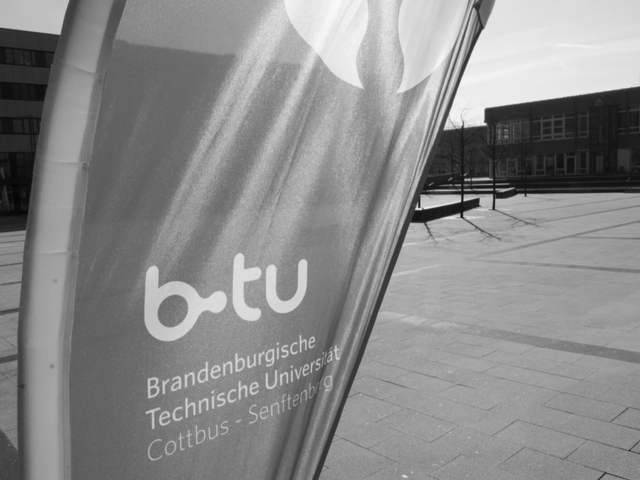 BTU-Fahne schwarz-weiß