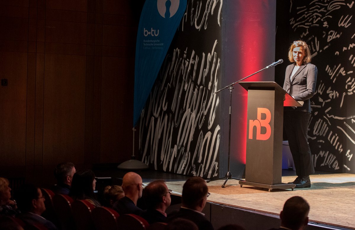 BTU President Prof. Dr. Gesine Grande at the lectern. Photo: BTU, Ralf Schuster