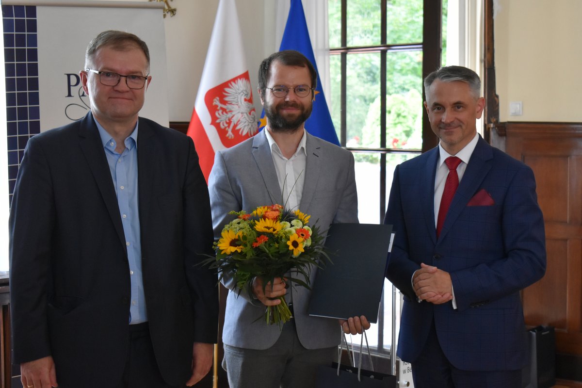 Gruppenbild anlässlich der Überreichung der Auszeichnung