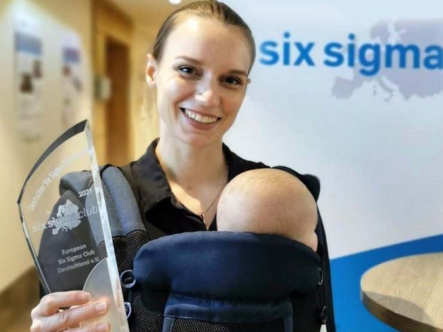 Dr. rer. oec. Jane Worlitz und Sohn mit Six Sigma Ehrenpreis 2021