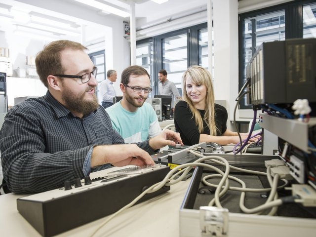 Studierende der E-Technik