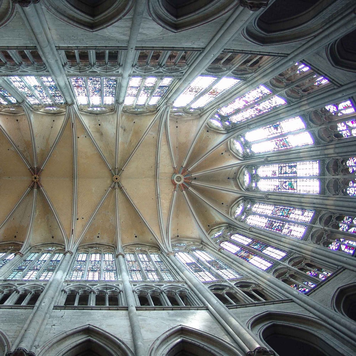 Gewölbeansicht der Kirche Cathédrale Saint-Pierre de Beauvais