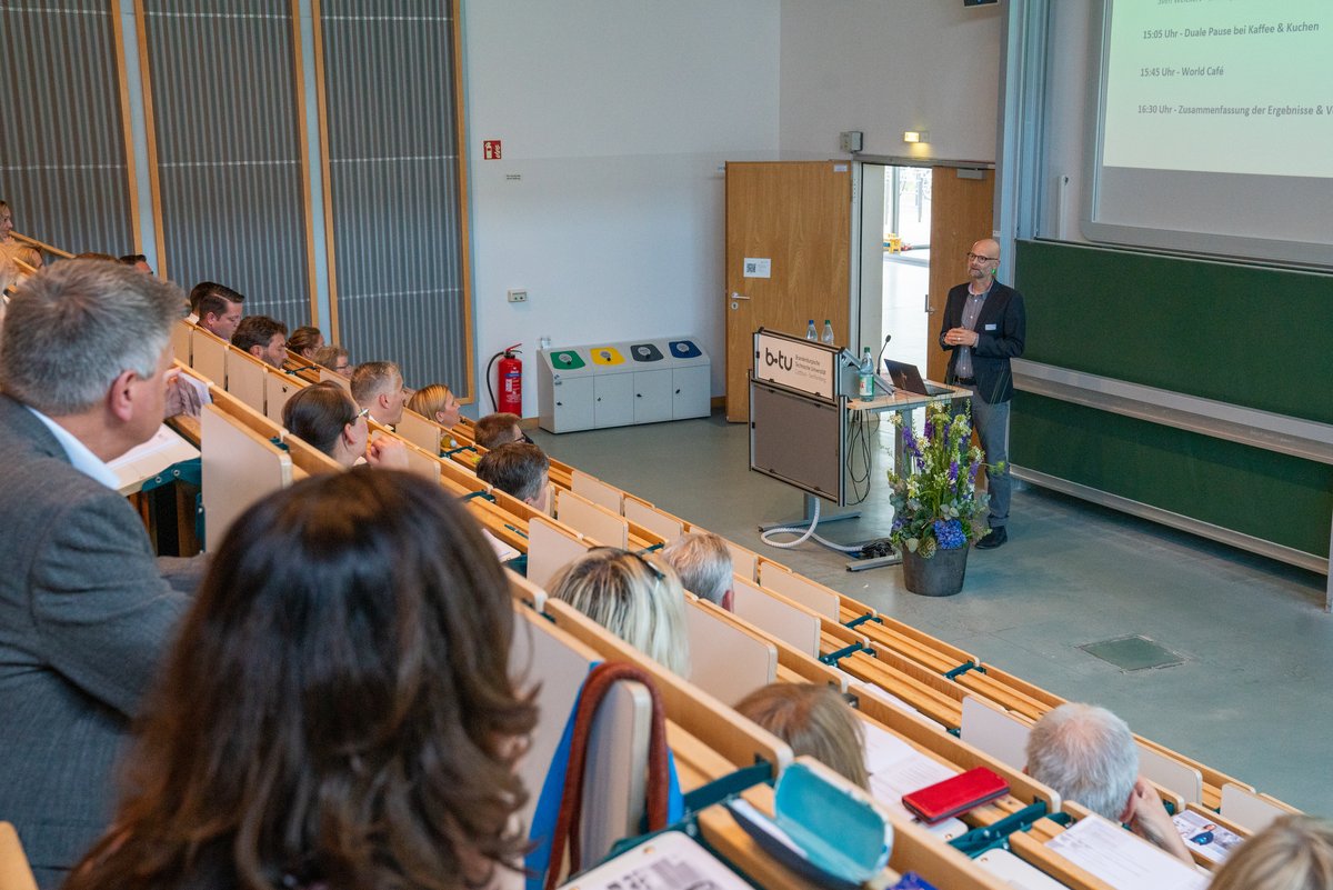 Vorlesung im Hörsaal.
