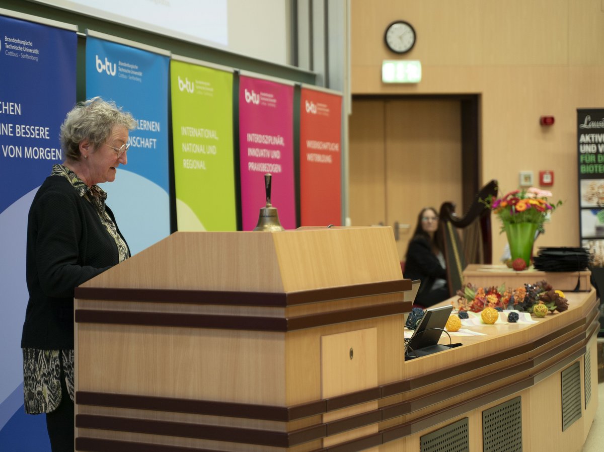[Translate to Englisch:] Prof. Dr. Kathrin Lehmann