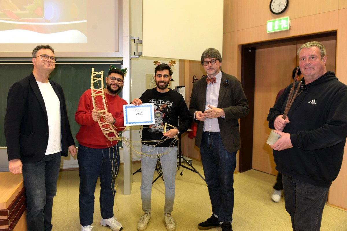 Award ceremony for the first-placed team, the two-member winning team AMON's.